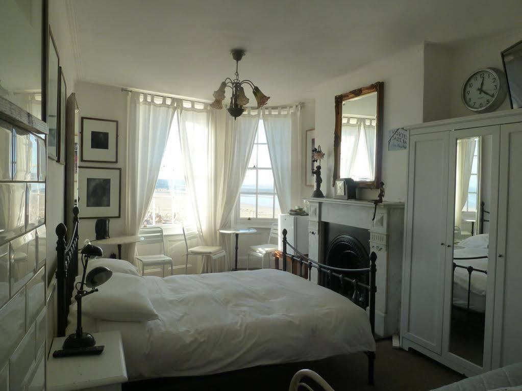 Beachview Guest House Accommodations マーゲイト エクステリア 写真