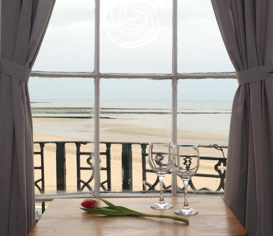 Beachview Guest House Accommodations マーゲイト エクステリア 写真